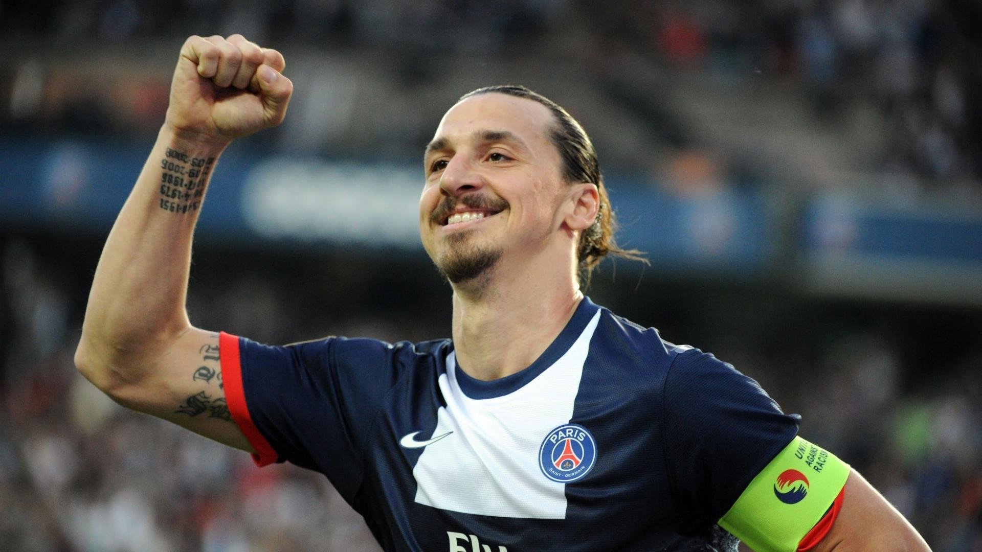 凯恩考虑巴萨：15场22球，违约金6500万欧元，或接棒莱万于明年，巴萨买凯恩