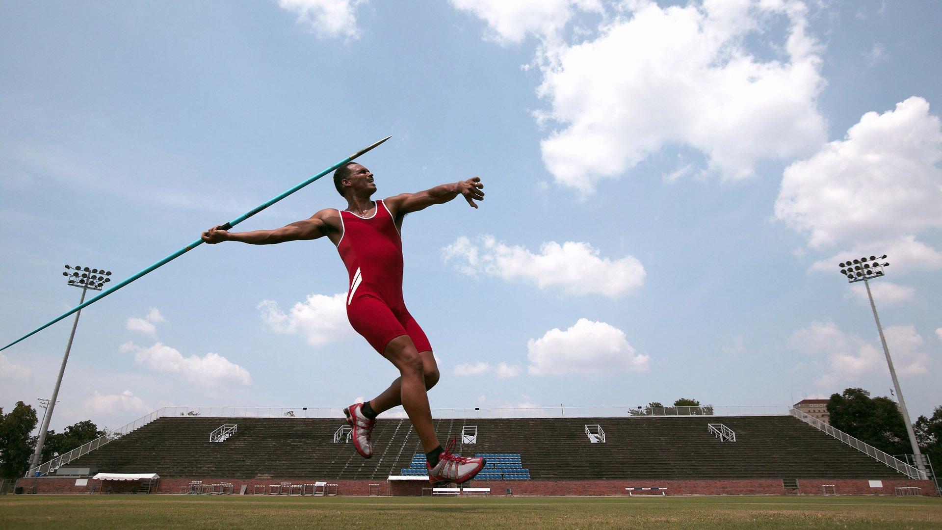 火箭控卫接受采访称期待带队打进季后赛，火箭队回访