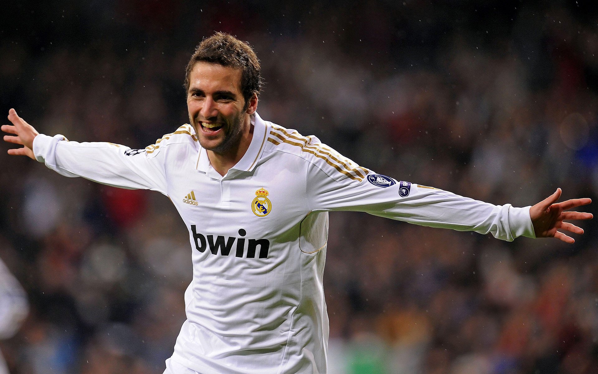 热刺迎回凯恩，顶薪待遇助力破进球纪录，热刺确认凯恩伤情 新闻